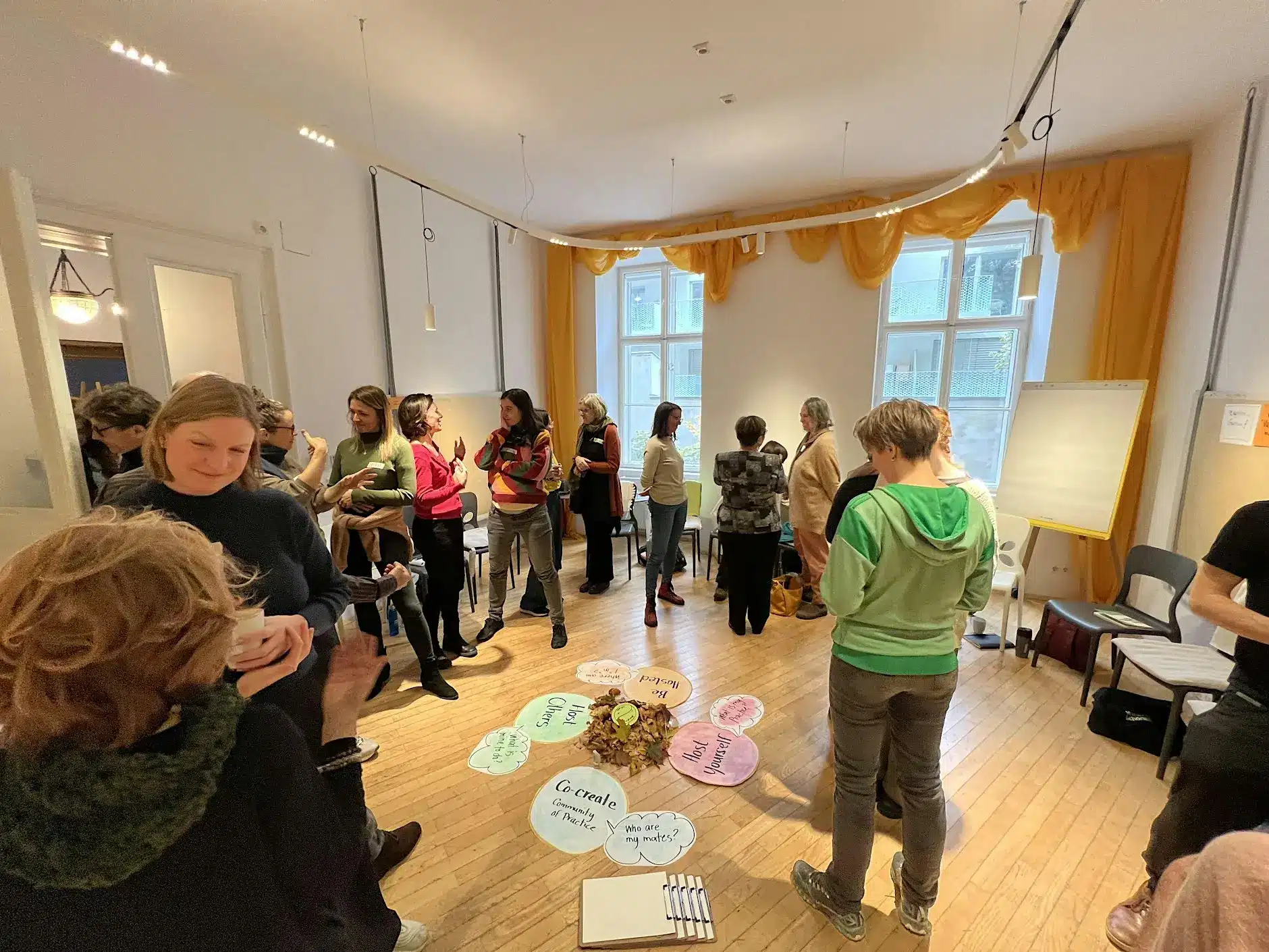 aufmacher demokratie aoh art-of-hosting demokratie